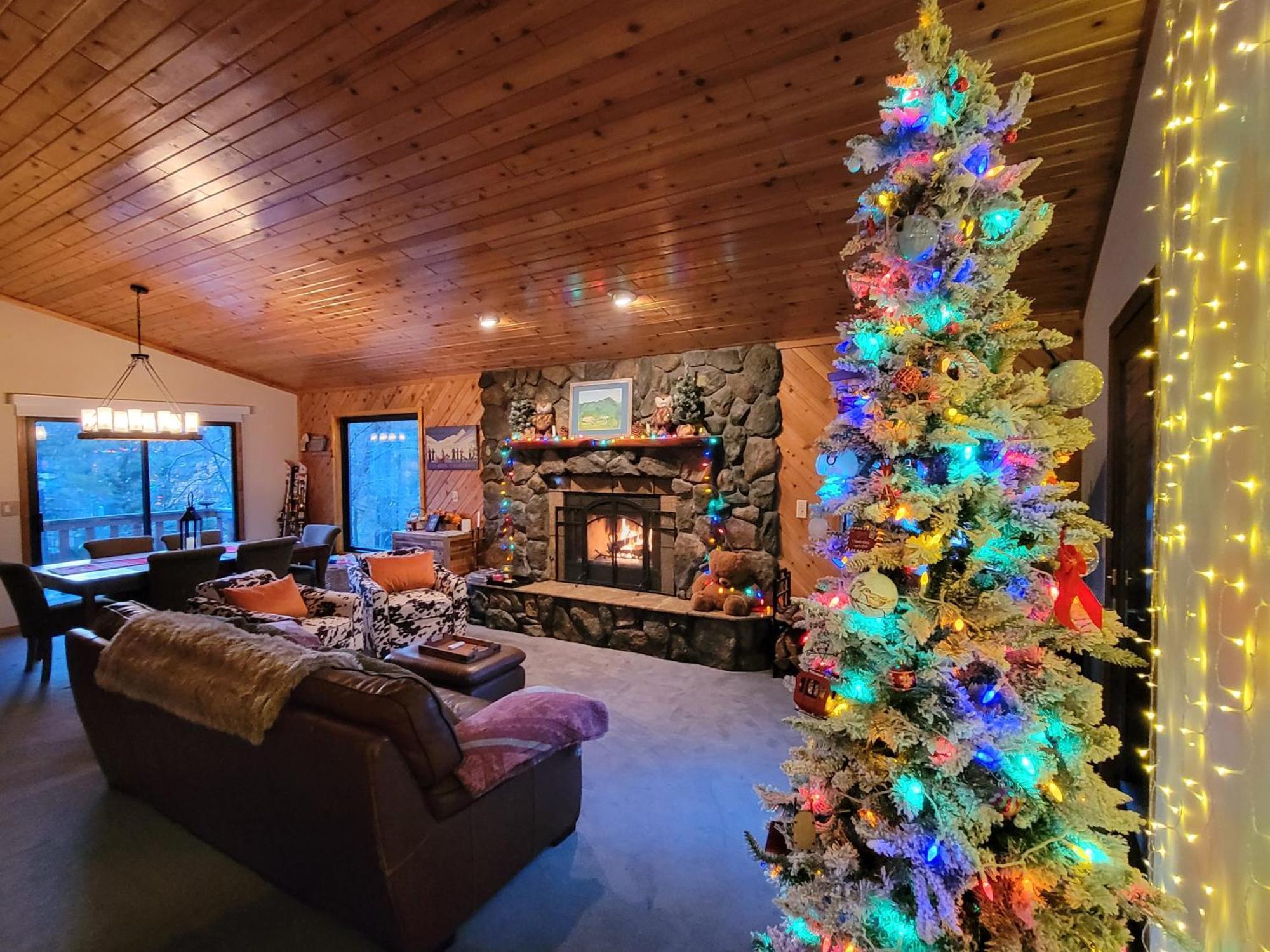 Four Seasons Getaway-Private Hot Spa With Pine Tree Views-Walk To Village And Pineknot Trailhead-Plus King Bed! Big Bear Lake Dış mekan fotoğraf